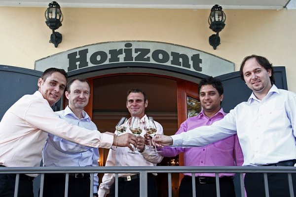 VIDEO: Ansambel Horizont izdal pesem Moja rouža